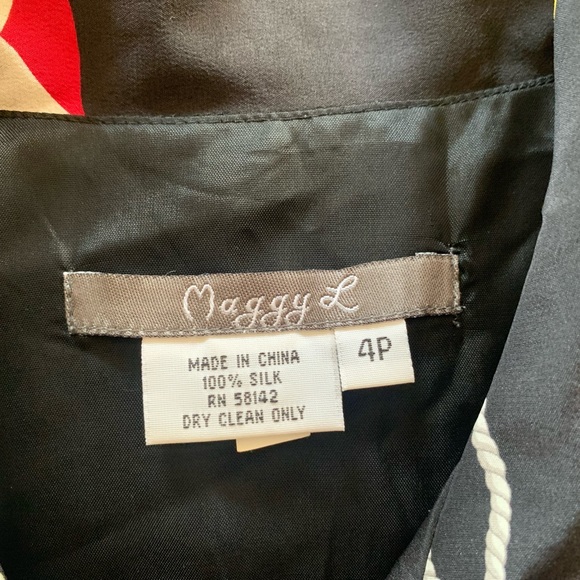 MAGGY LONDON Long Sleeve Button Down Cropped Silk Shirt - Picture 4 of 4